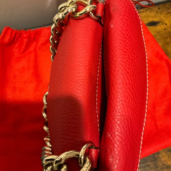 CAROLINA HERRERA ONASSIS COLLECTION RED DOUBLE FLAP MINI BAG GOLD CHAIN STRAP - Picture 12 of 13